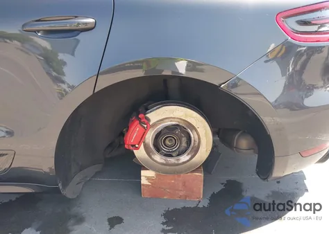 2017 Porsche Macan Turbo/Turbo W/Performance Package from USA, damaged, VIN WP1AF2A58HLB61990